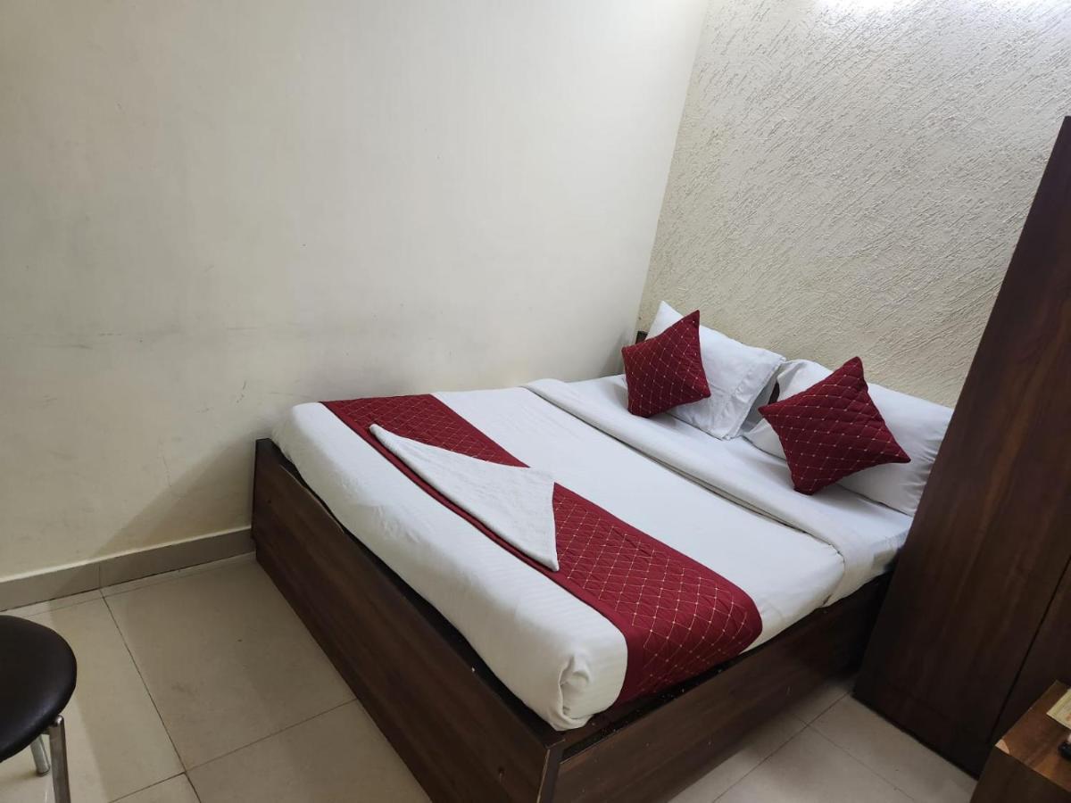 Hotel Cozy Cave 新德里 外观 照片