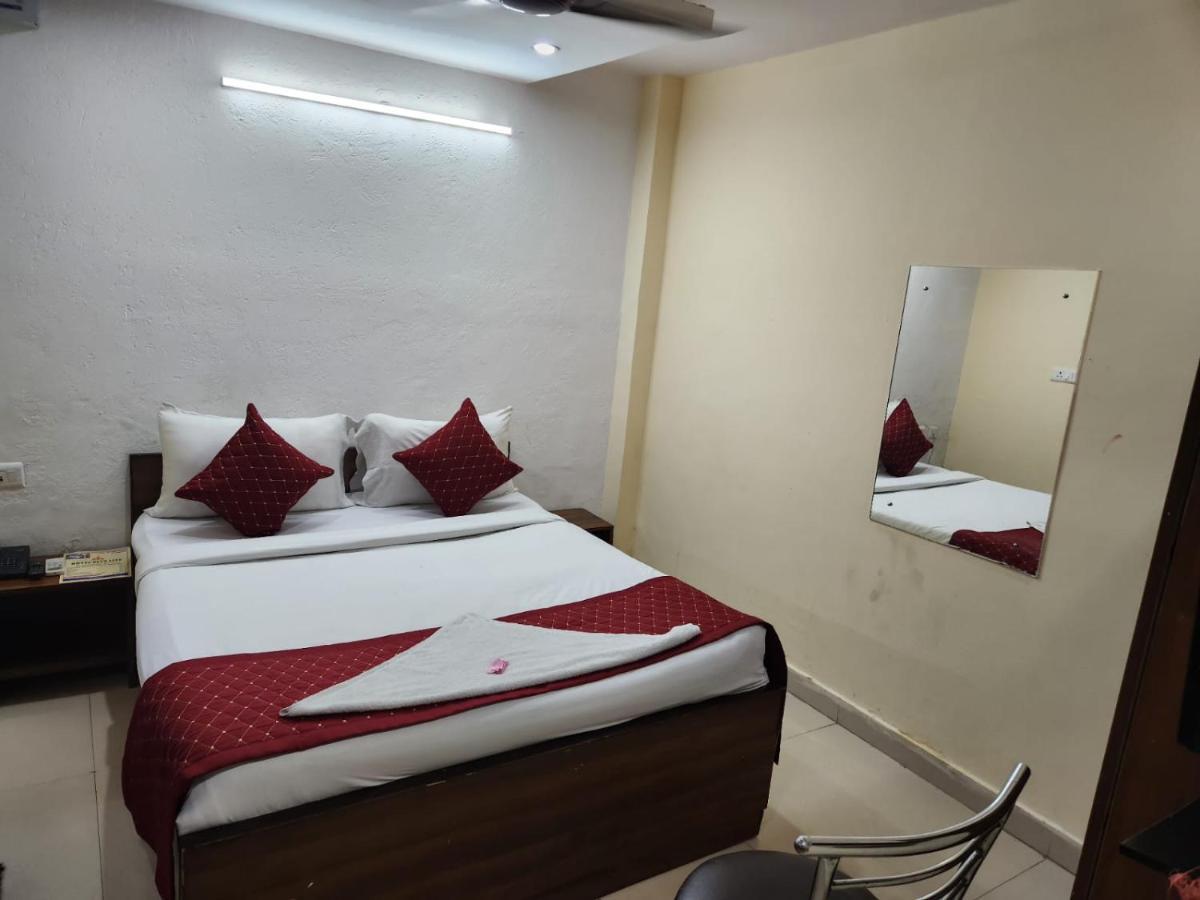 Hotel Cozy Cave 新德里 外观 照片