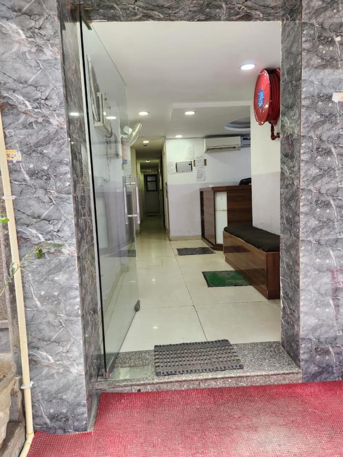 Hotel Cozy Cave 新德里 外观 照片